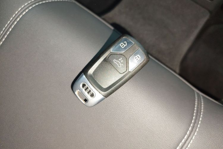 Audi A4L 2020 #9 Audi A4L 2020 car image #9