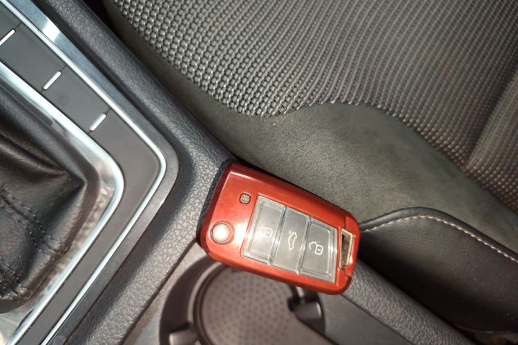 Volkswagen Golf 2020 immagine di auto #9