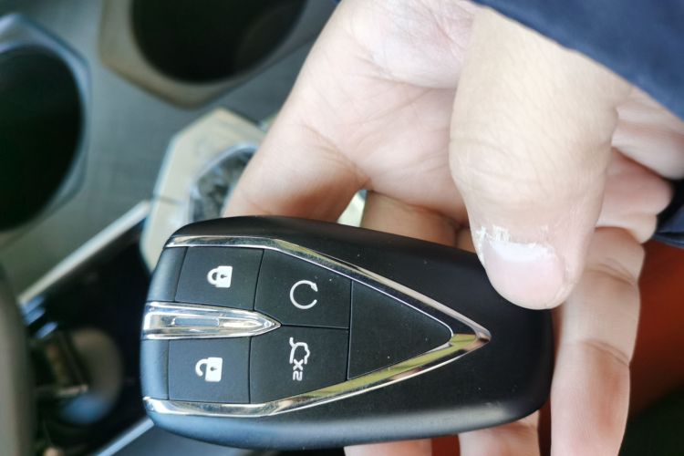 Changan UNI-V 2025 car image #9