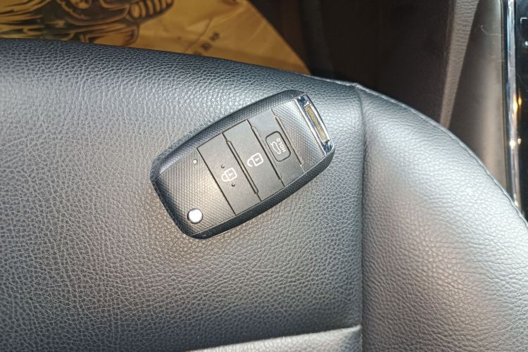 Kia 2017 car image #9