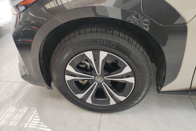 Toyota bZ4X 2022 immagine di auto #9