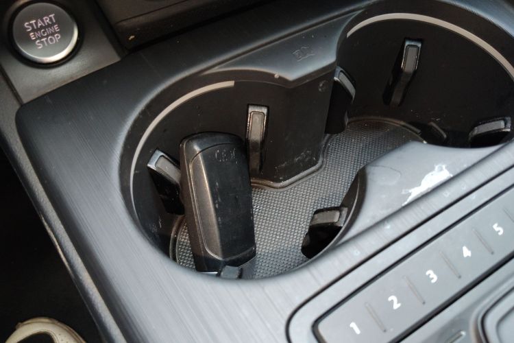 Audi A4L 2019 immagine di auto #9