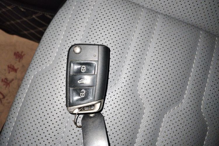 Volkswagen Tiguan X 2021 car image #9