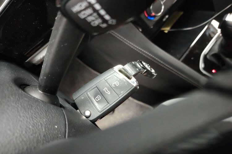 VS5 2025 car image #9