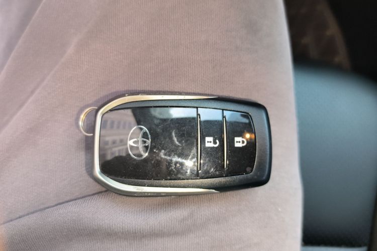 Toyota RAV4 2018 #9 Toyota RAV4 2018 car image #9