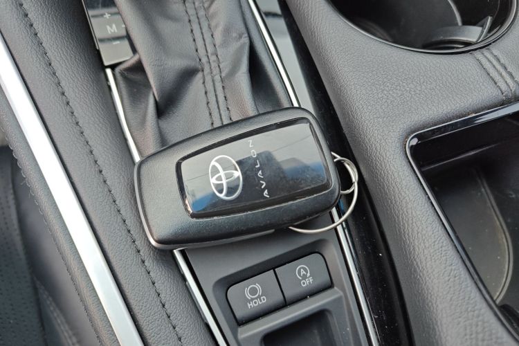 Toyota Avalon 2022 immagine di auto #9