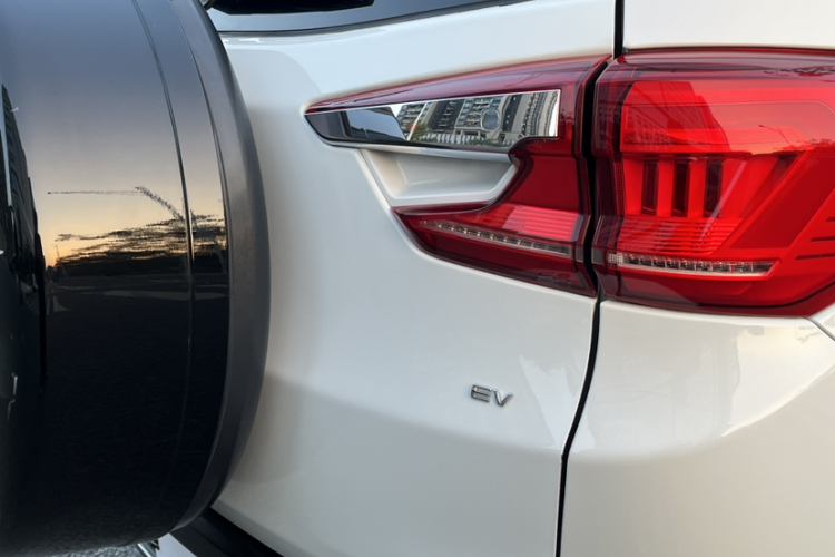 BYD Yuan New Energy 2020 immagine di auto #9