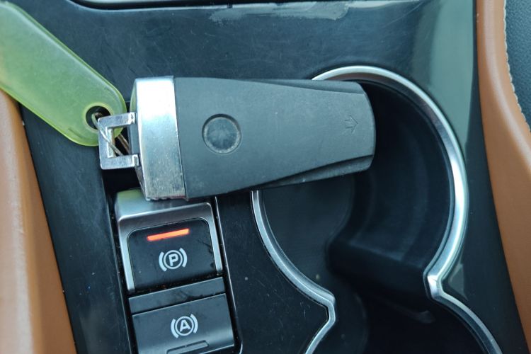 众泰 众泰T300 2018 汽车图片 #9