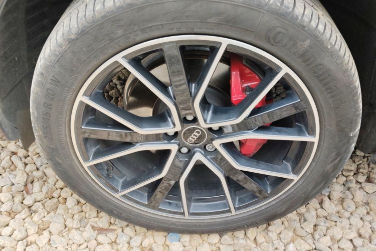 Audi Q5L 2024 #9 Audi Q5L 2024 car image #9