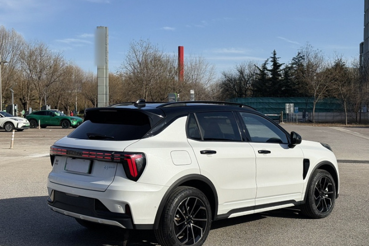 Lynk & Co 01 EM-P 2022 car image #9