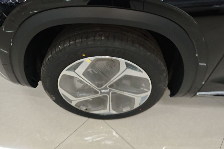 GEELY Monjaro 2025 car image #9
