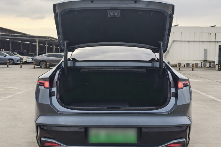 Lynk & Co 2024 immagine di auto #9