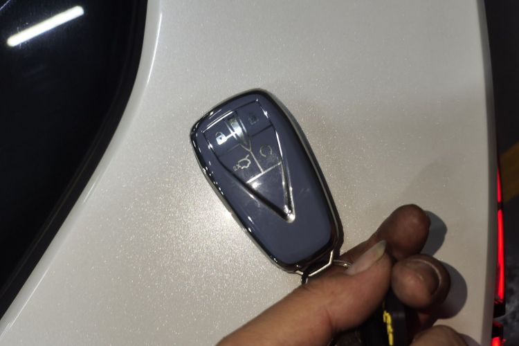 Changan UNI-V 2024 car image #9
