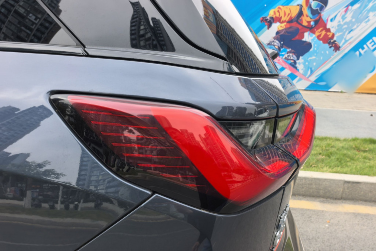 NIO ES8 2021 car image #9