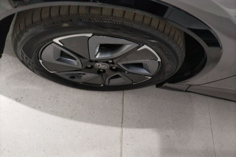 Toyota bZ3 2024 immagine di auto #9