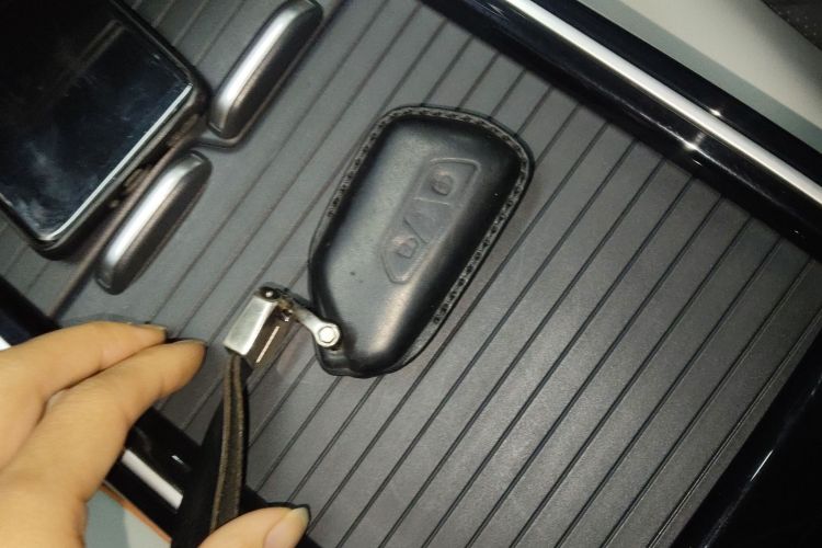 Volkswagen ID.6 Crozz 2022 immagine di auto #9