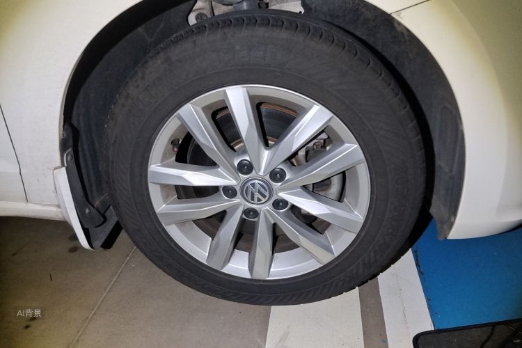 Volkswagen Touran 2018 immagine di auto #9