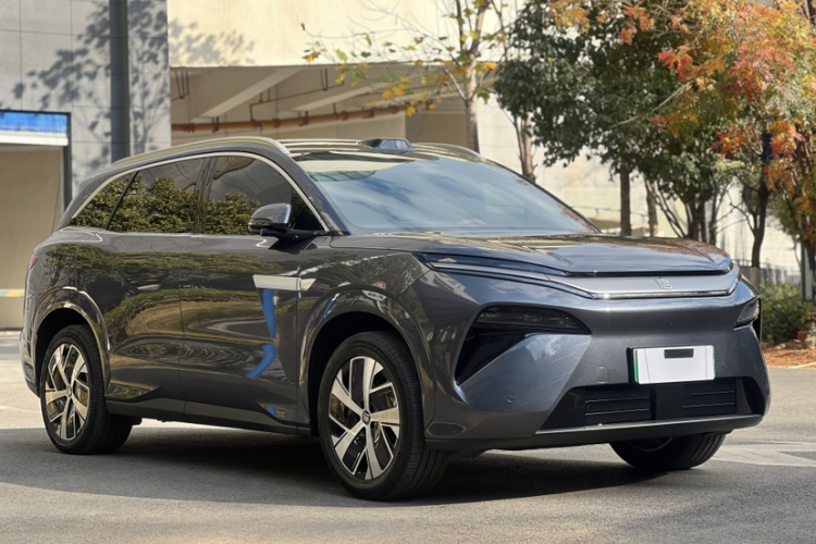 BYD Tang L 2025 صورة سيارة #9