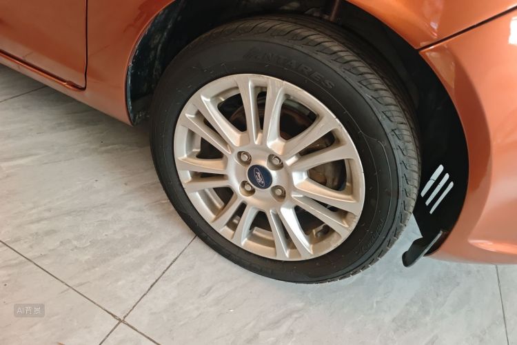 Ford Fiesta 2015 car image #9