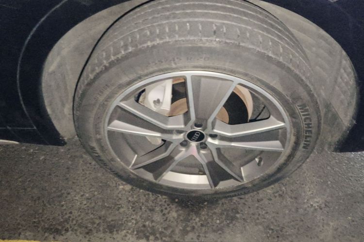 Audi Q5L 2021 car image #9