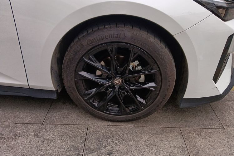 Changan UNI-V 2024 car image #9