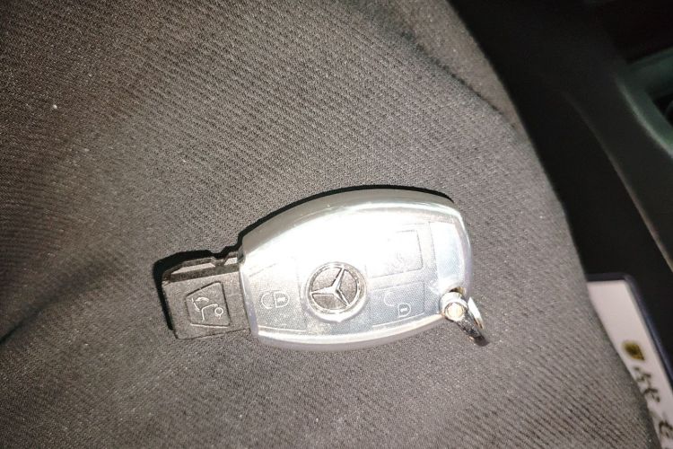 Mercedes-Benz V Class 2022 #9 Mercedes-Benz V Class 2022 car image #9