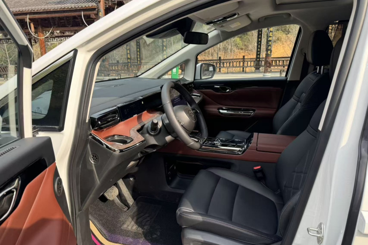 GAC Trumpchi E8 New Energy 2025 car image #9