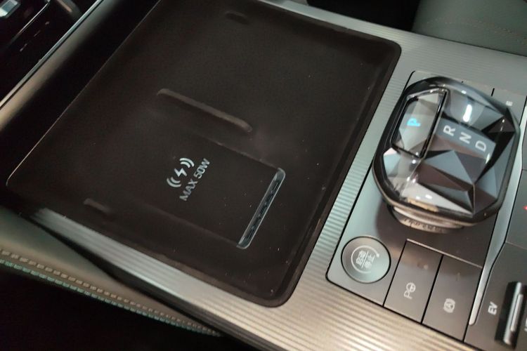 BYD SongL DM-i 2025 car image #9