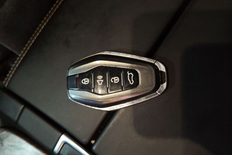 X70 PLUS 2020 car image #9