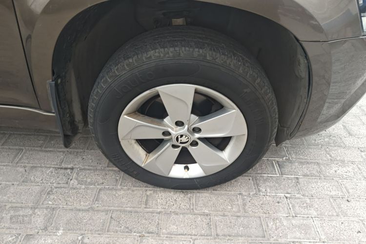 Skoda Yeti 2015 immagine di auto #9