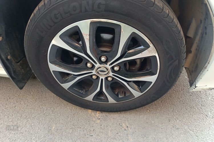 Forthing JOYEAR S50 2018 immagine di auto #9