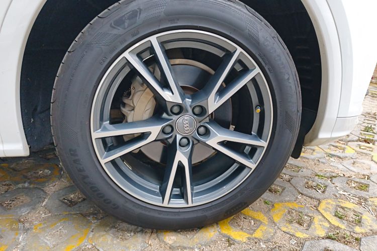 Audi Q5L 2018 #9 Audi Q5L 2018 car image #9