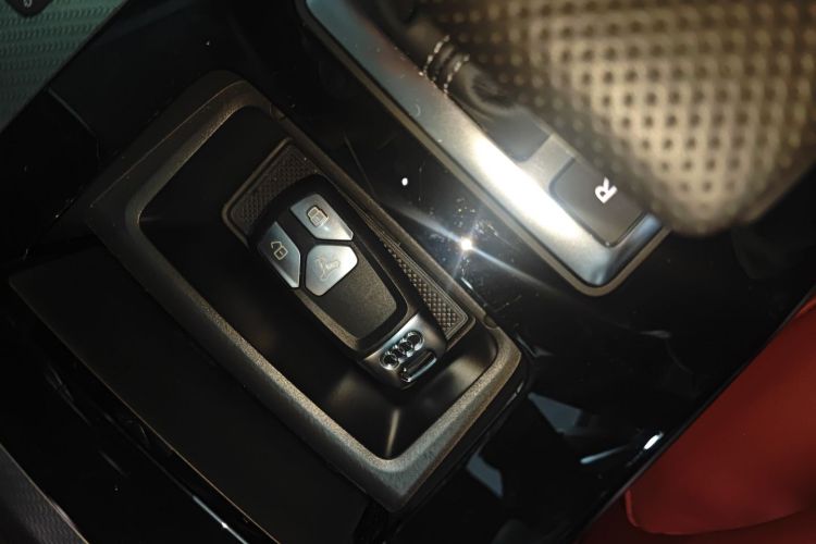 Audi Q5L 2025 #9 Audi Q5L 2025 car image #9