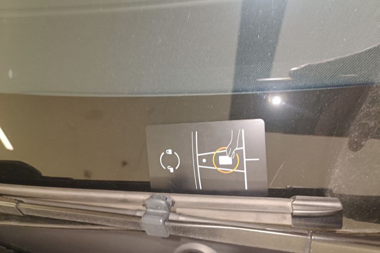 Tesla Model Y 2022 car image #9