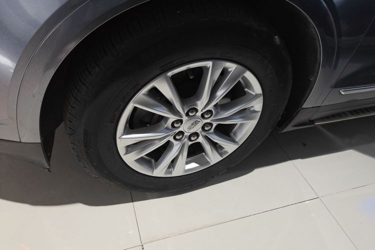 Volkswagen 2018 car image #9