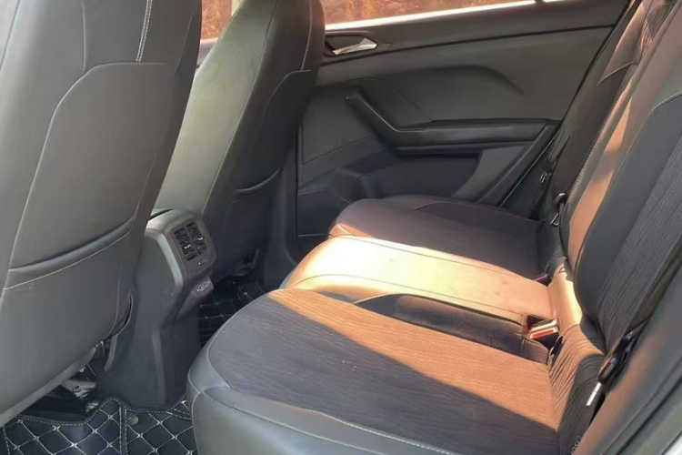Volkswagen T-Cross 2019 car image #9
