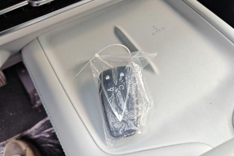 Changan UNI-Z PHEV 2025 #9 Changan UNI-Z PHEV 2025 car image #9