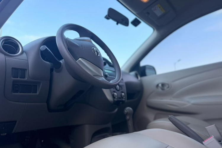 Nissan Sunny 2018 immagine di auto #9