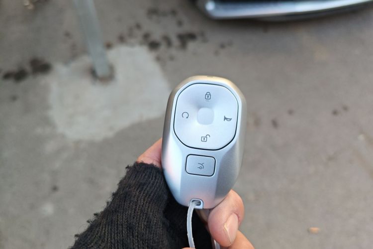 GAC Trumpchi E8 New Energy 2024 car image #9