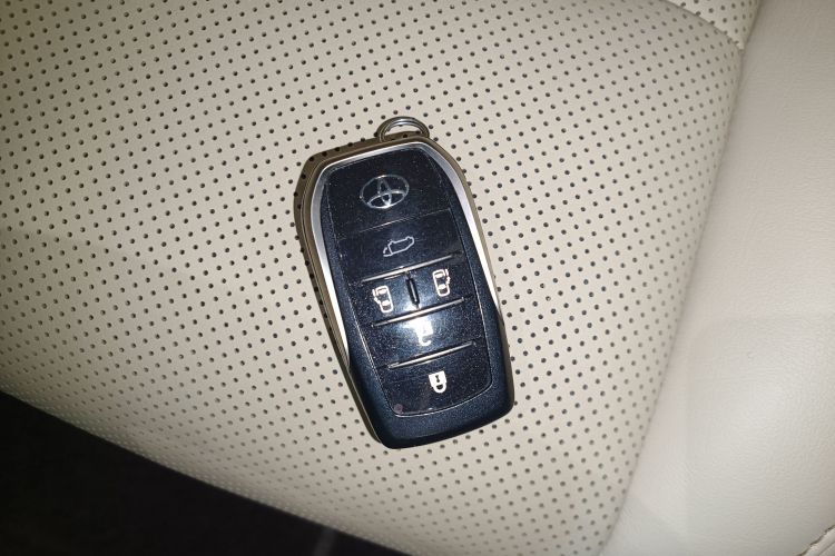 Toyota Alphard 2021 #9 Toyota Alphard 2021 car image #9