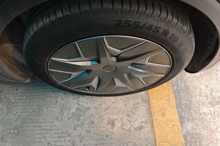 特斯拉 Model Y L 2025 汽车图片 #9