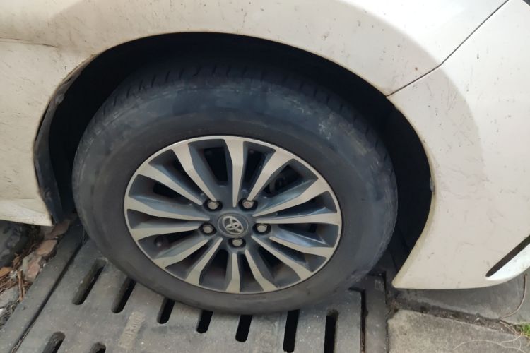 丰田 卡罗拉 2017 汽车图片 #9