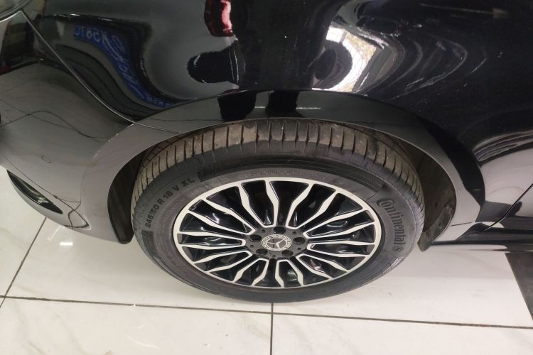 Mercedes-Benz V Class 2020 car image #9