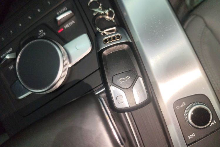 Audi A4L 2018 #9 Audi A4L 2018 car image #9