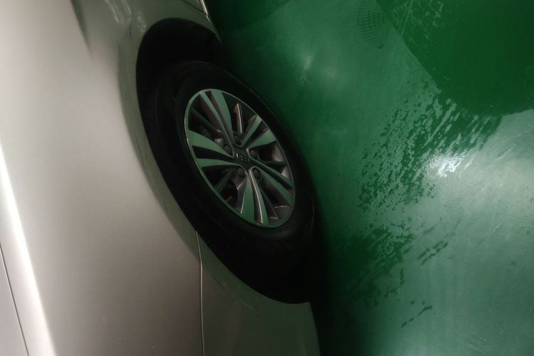 GEELY Emgrand 2019 car image #9