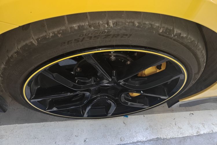 MI SU7 Ultra 2025 car image #9