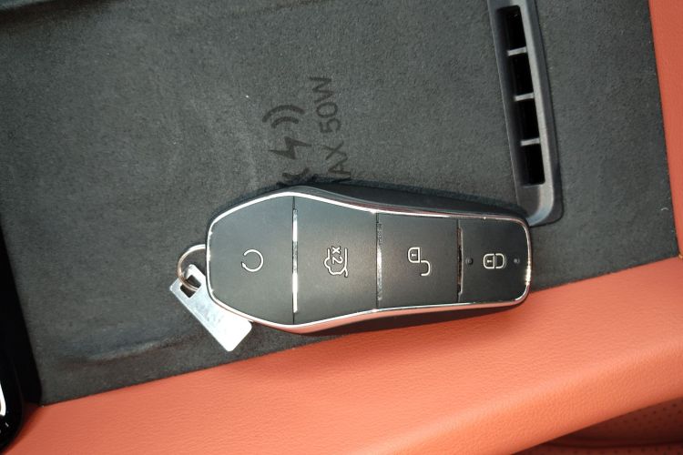 BYD Tang L 2025 car image #9