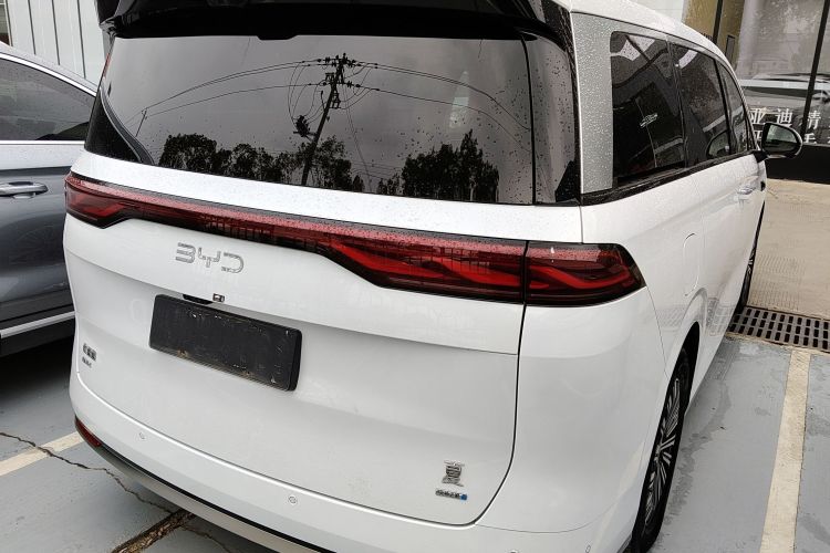 BYD Xia 2024 car image #9