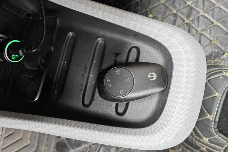 零跑汽车 零跑T03 2023 汽车图片 #9