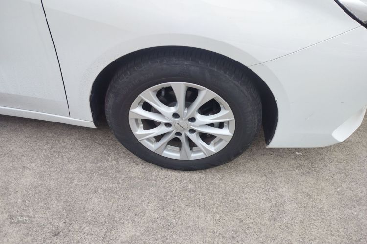 Roewe i5 2023 car image #9